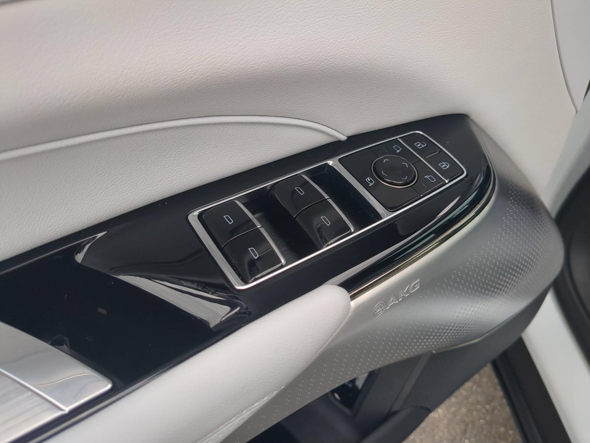 2024 Cadillac LYRIQ Luxury 2 - Photo 22