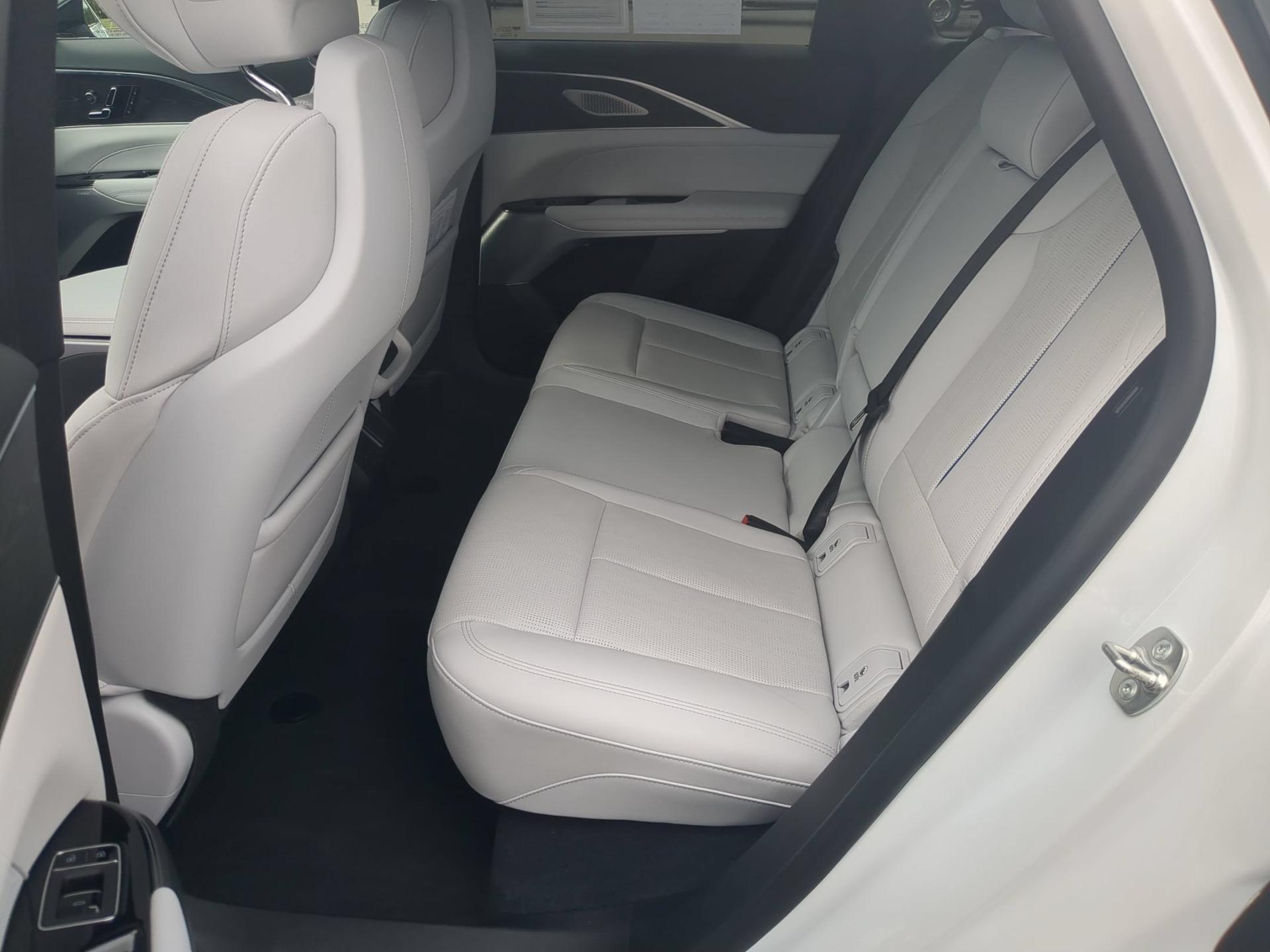 2024 Cadillac LYRIQ Luxury 2 - Photo 24