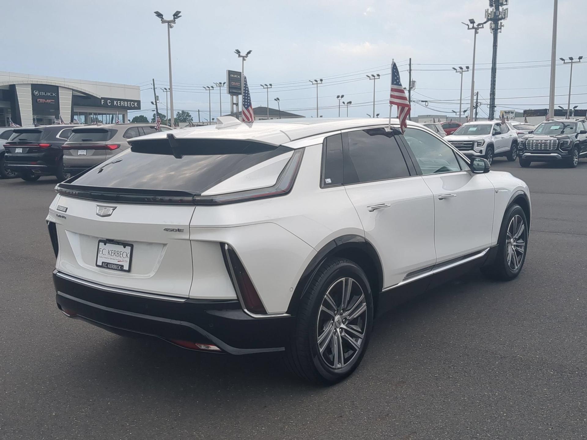 2024 Cadillac LYRIQ Luxury 2 - Photo 7