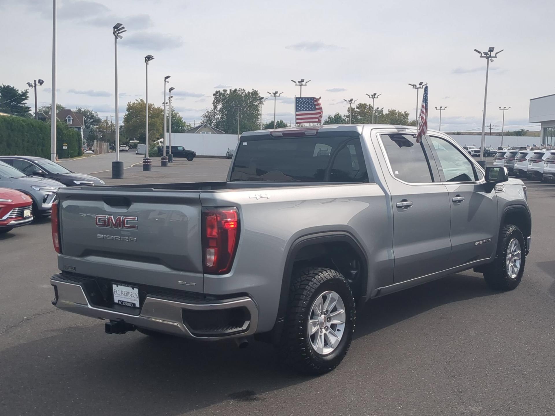 2024 GMC Sierra 1500 SLE - Photo 7