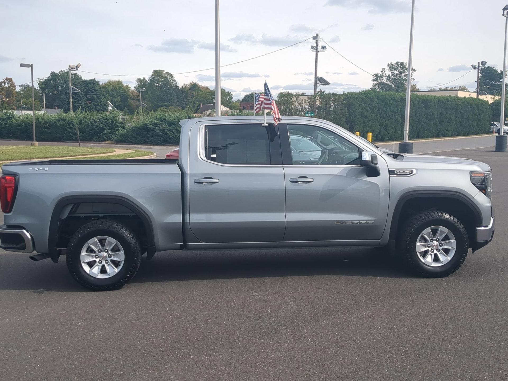 2024 GMC Sierra 1500 SLE - Photo 8
