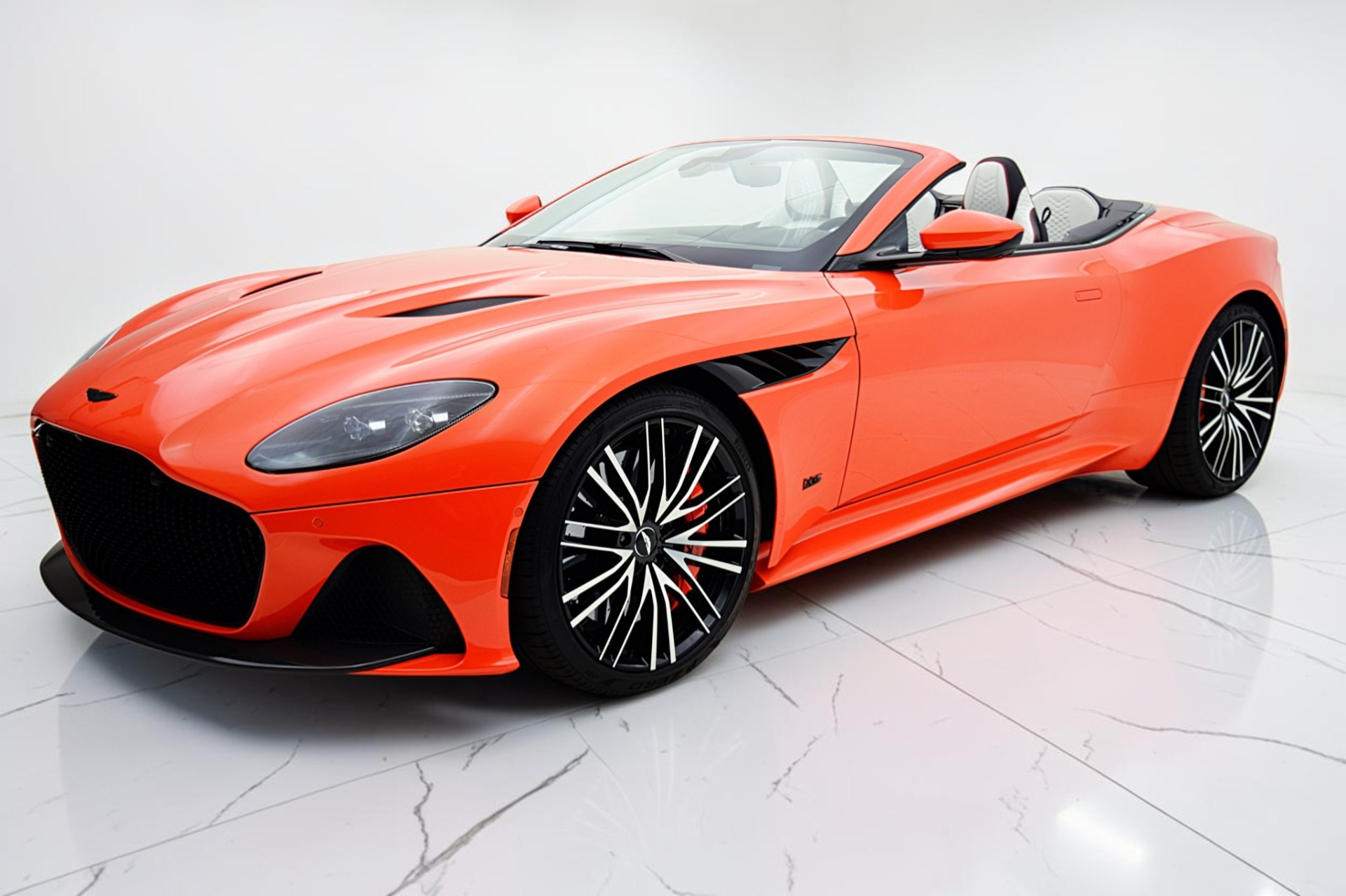 2023 Aston Martin DBS Base