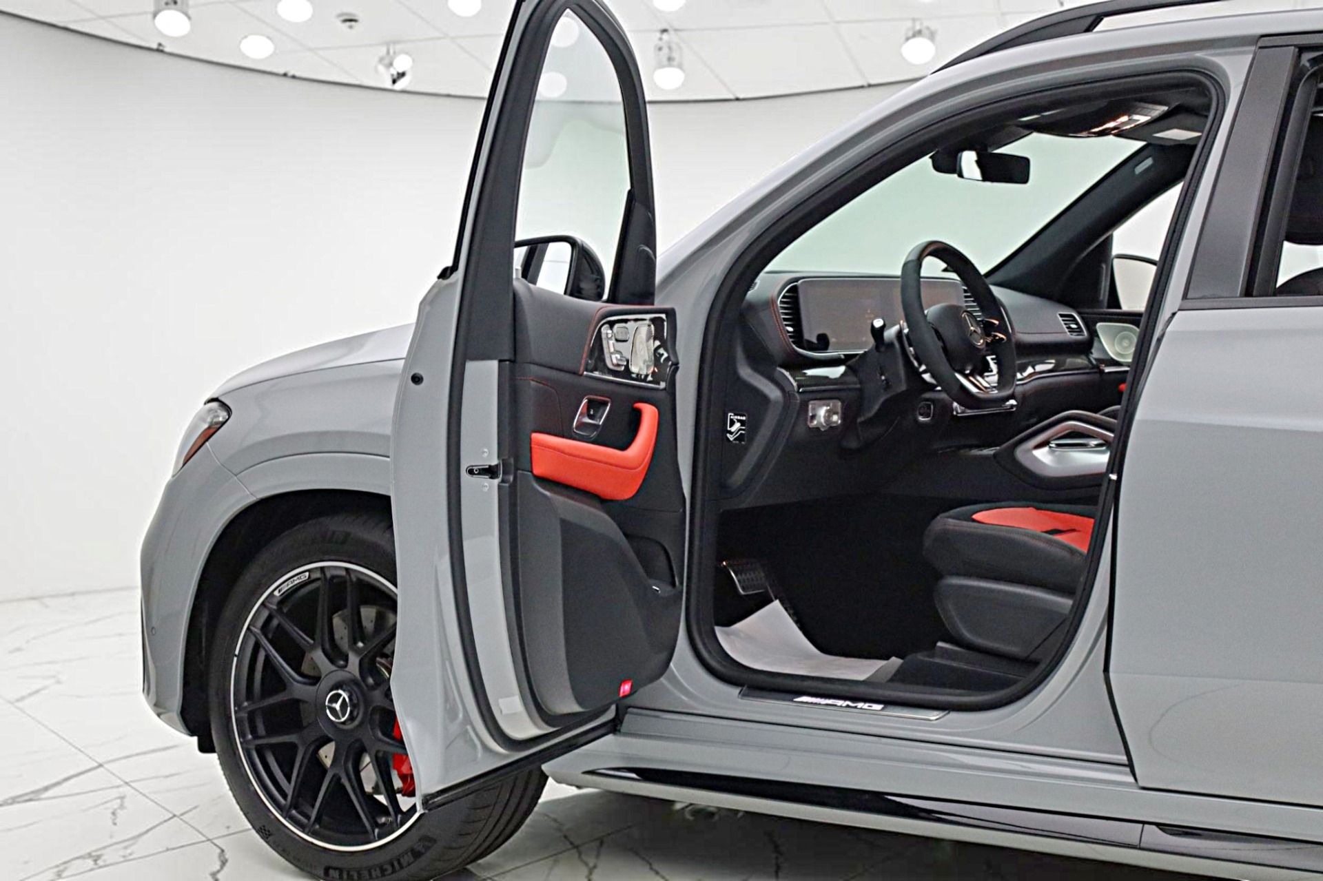 2025 Mercedes-Benz GLE AMG GLE63 S - Photo 8