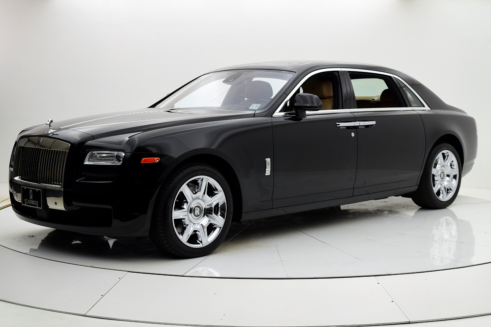 Trên tay RollsRoyce Phantom VII 12 năm tuổi